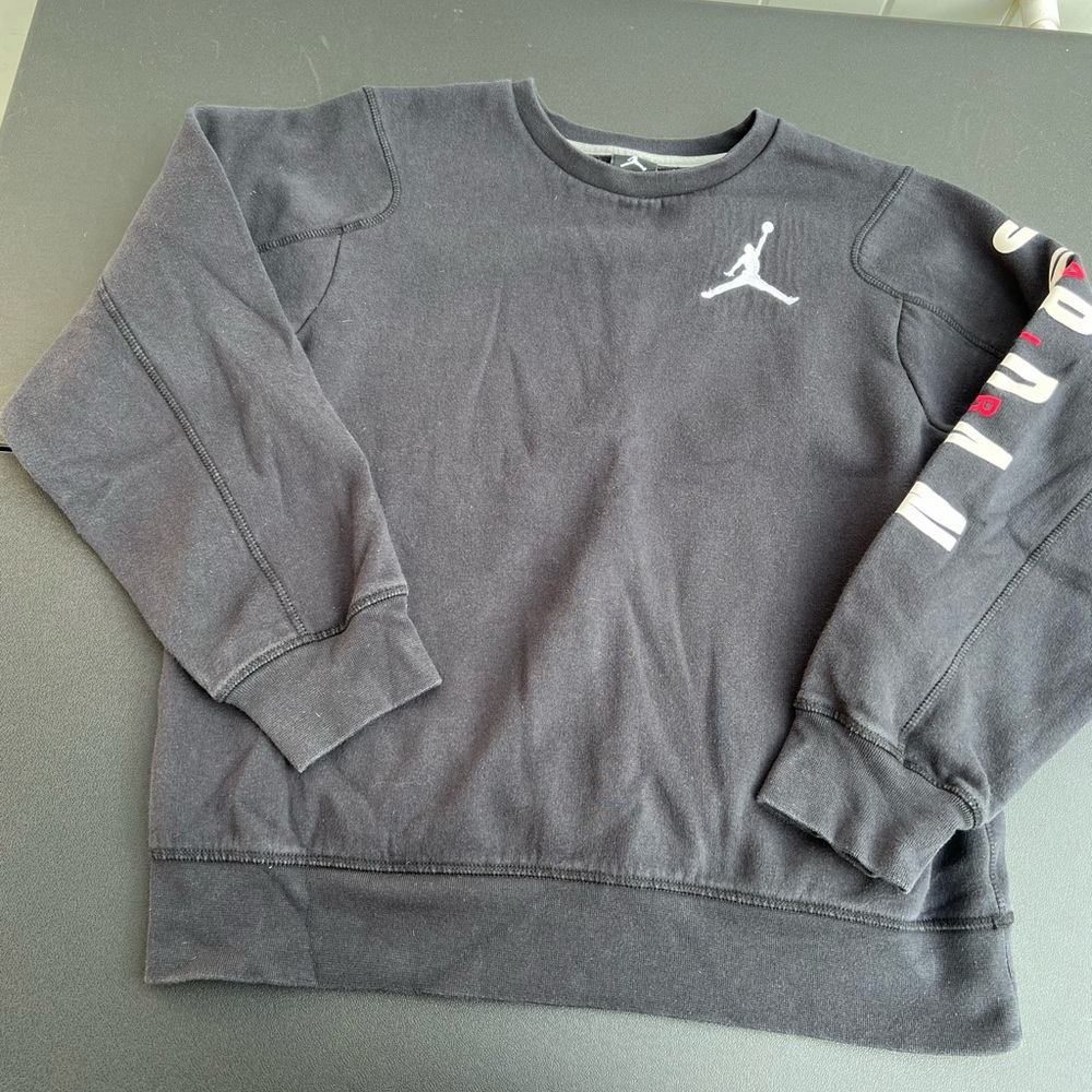Boys XL Jordan Long Sleeve sweat shirt